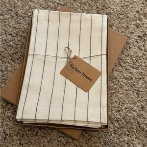 Solino Home 100% Linen Ivory / Black Pinstripe Dinner Napkins 20”x20”  Qty 4 New